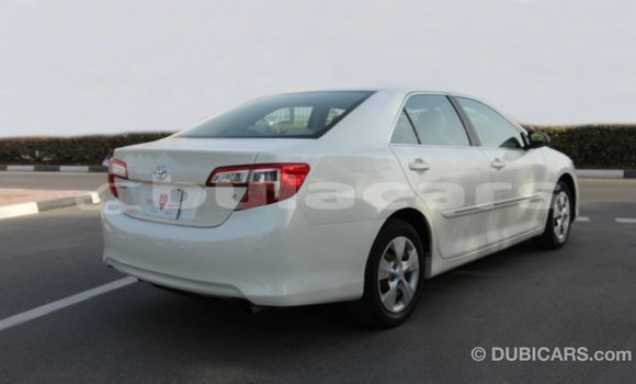 Buy Import Toyota Camry White Car in Import - Dubai in Central Buy Import Toyota Camry White Car in Import - Dubai in Central