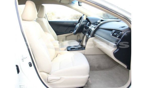 Buy Import Toyota Camry White Car in Import - Dubai in Central Buy Import Toyota Camry White Car in Import - Dubai in Central