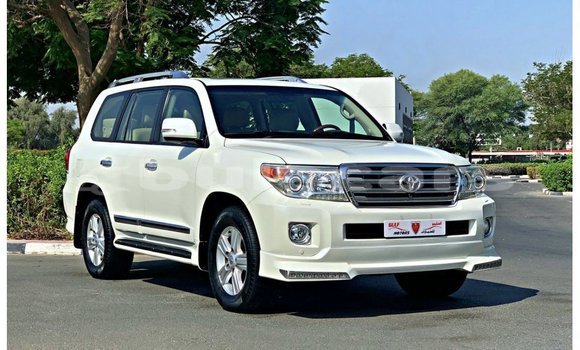 Buy Import Toyota Land Cruiser White Car in Import - Dubai in Central