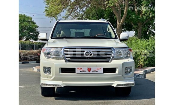Buy Import Toyota Land Cruiser White Car in Import - Dubai in Central Buy Import Toyota Land Cruiser White Car in Import - Dubai in Central