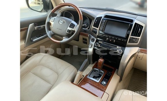 Buy Import Toyota Land Cruiser White Car in Import - Dubai in Central Buy Import Toyota Land Cruiser White Car in Import - Dubai in Central