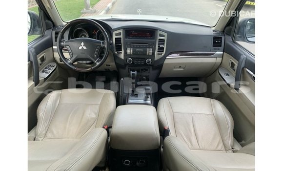 Buy Import Mitsubishi Pajero White Car in Import - Dubai in Central Buy Import Mitsubishi Pajero White Car in Import - Dubai in Central