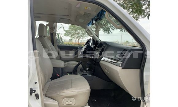 Buy Import Mitsubishi Pajero White Car in Import - Dubai in Central Buy Import Mitsubishi Pajero White Car in Import - Dubai in Central