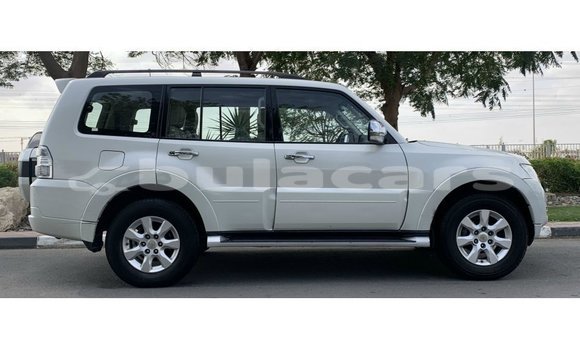 Buy Import Mitsubishi Pajero White Car in Import - Dubai in Central Buy Import Mitsubishi Pajero White Car in Import - Dubai in Central
