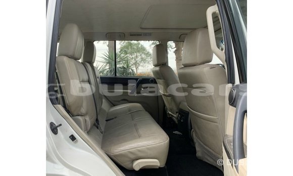 Buy Import Mitsubishi Pajero White Car in Import - Dubai in Central Buy Import Mitsubishi Pajero White Car in Import - Dubai in Central