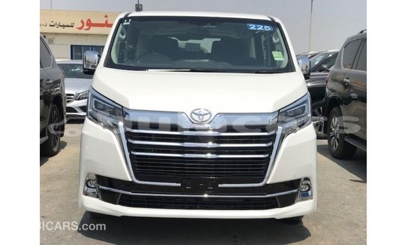 Acheter Import Voiture Toyota Granvia Blanc à Import - Dubai, Central Acheter Import Voiture Toyota Granvia Blanc à Import - Dubai, Central