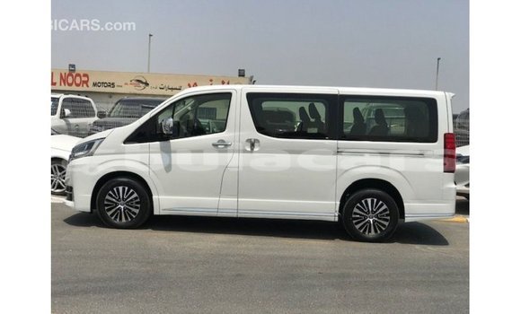 Acheter Import Voiture Toyota Granvia Blanc à Import - Dubai, Central Acheter Import Voiture Toyota Granvia Blanc à Import - Dubai, Central