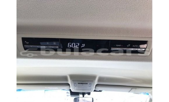 Acheter Import Voiture Toyota Granvia Blanc à Import - Dubai, Central Acheter Import Voiture Toyota Granvia Blanc à Import - Dubai, Central