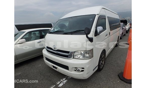 Acheter Import Voiture Toyota Hiace Blanc à Import - Dubai, Central Acheter Import Voiture Toyota Hiace Blanc à Import - Dubai, Central