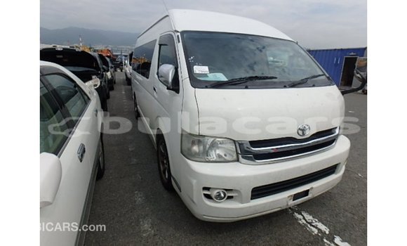 Acheter Import Voiture Toyota Hiace Blanc à Import - Dubai, Central Acheter Import Voiture Toyota Hiace Blanc à Import - Dubai, Central