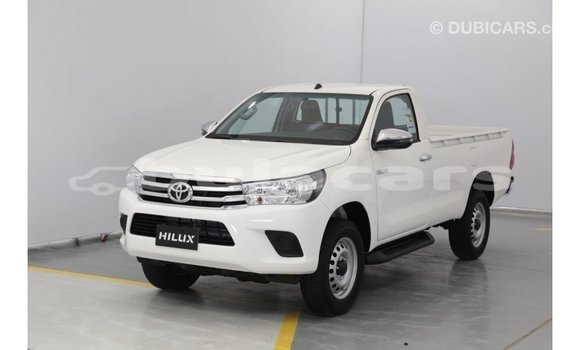 Acheter Import Voiture Toyota Hilux Blanc à Import - Dubai, Central Acheter Import Voiture Toyota Hilux Blanc à Import - Dubai, Central