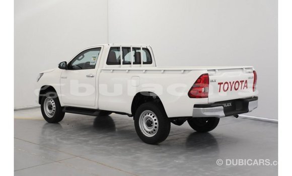 Acheter Import Voiture Toyota Hilux Blanc à Import - Dubai, Central Acheter Import Voiture Toyota Hilux Blanc à Import - Dubai, Central