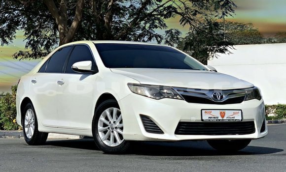 Buy Import Toyota Camry White Car in Import - Dubai in Central