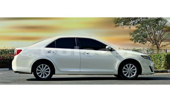 Buy Import Toyota Camry White Car in Import - Dubai in Central Buy Import Toyota Camry White Car in Import - Dubai in Central