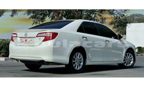 Buy Import Toyota Camry White Car in Import - Dubai in Central Buy Import Toyota Camry White Car in Import - Dubai in Central