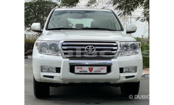 Buy Import Toyota Land Cruiser White Car in Import - Dubai in Central Buy Import Toyota Land Cruiser White Car in Import - Dubai in Central