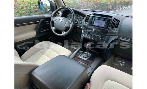 Buy Import Toyota Land Cruiser White Car in Import - Dubai in Central Buy Import Toyota Land Cruiser White Car in Import - Dubai in Central