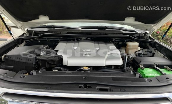 Buy Import Toyota Land Cruiser White Car in Import - Dubai in Central Buy Import Toyota Land Cruiser White Car in Import - Dubai in Central
