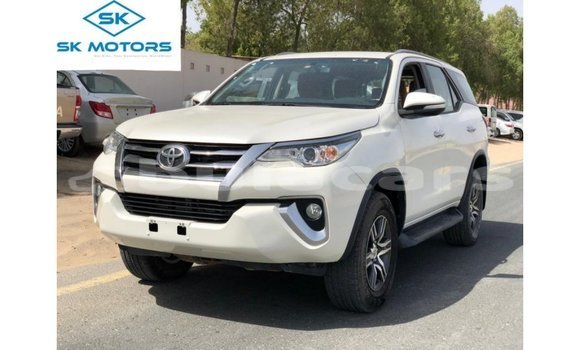 Buy Import Toyota Fortuner White Car in Import - Dubai in Central
