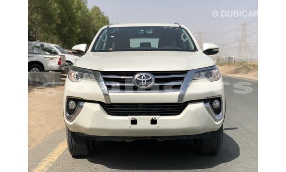 Buy Import Toyota Fortuner White Car in Import - Dubai in Central Buy Import Toyota Fortuner White Car in Import - Dubai in Central