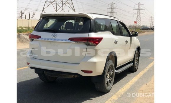 Buy Import Toyota Fortuner White Car in Import - Dubai in Central Buy Import Toyota Fortuner White Car in Import - Dubai in Central