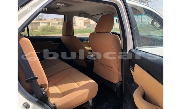 Buy Import Toyota Fortuner White Car in Import - Dubai in Central Buy Import Toyota Fortuner White Car in Import - Dubai in Central