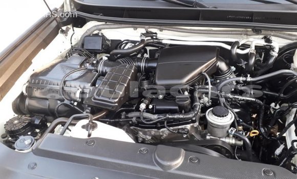 Buy Import Toyota Prado White Car in Import - Dubai in Central Buy Import Toyota Prado White Car in Import - Dubai in Central