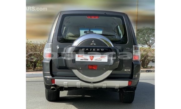 Buy Import Mitsubishi Pajero Grey Car in Import - Dubai in Central Buy Import Mitsubishi Pajero Grey Car in Import - Dubai in Central