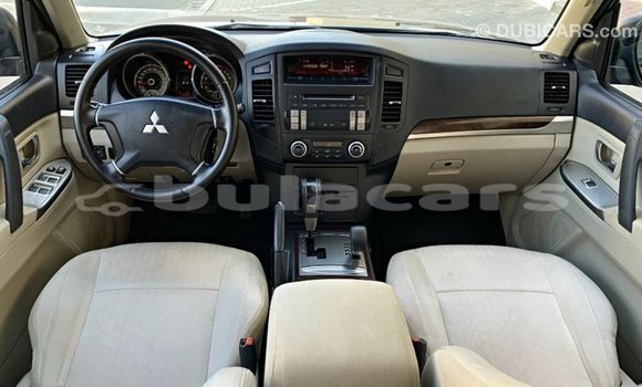 Buy Import Mitsubishi Pajero Grey Car in Import - Dubai in Central Buy Import Mitsubishi Pajero Grey Car in Import - Dubai in Central