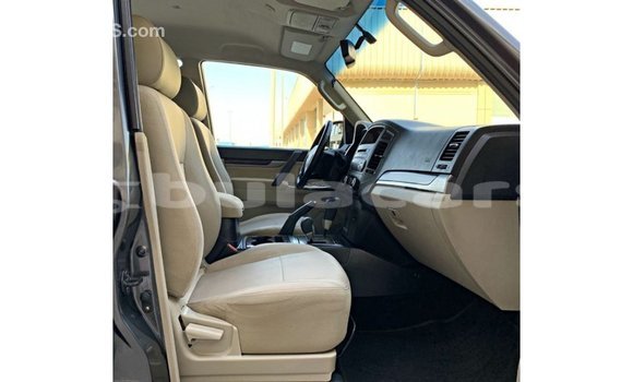 Buy Import Mitsubishi Pajero Grey Car in Import - Dubai in Central Buy Import Mitsubishi Pajero Grey Car in Import - Dubai in Central