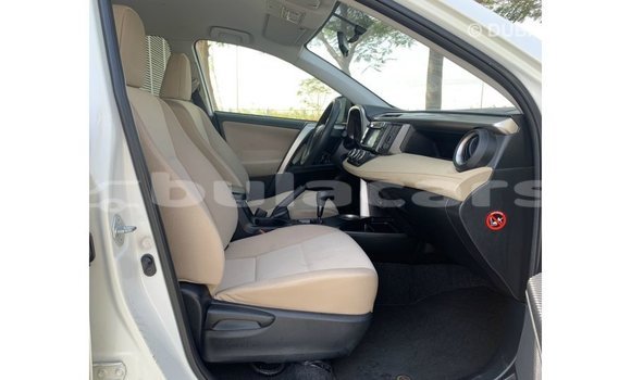 Buy Import Toyota 4Runner White Car in Import - Dubai in Central Buy Import Toyota 4Runner White Car in Import - Dubai in Central