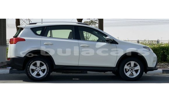 Buy Import Toyota 4Runner White Car in Import - Dubai in Central Buy Import Toyota 4Runner White Car in Import - Dubai in Central