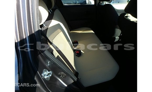 Acheter Import Voiture Toyota Vitz Gris à Import - Dubai, Central Acheter Import Voiture Toyota Vitz Gris à Import - Dubai, Central