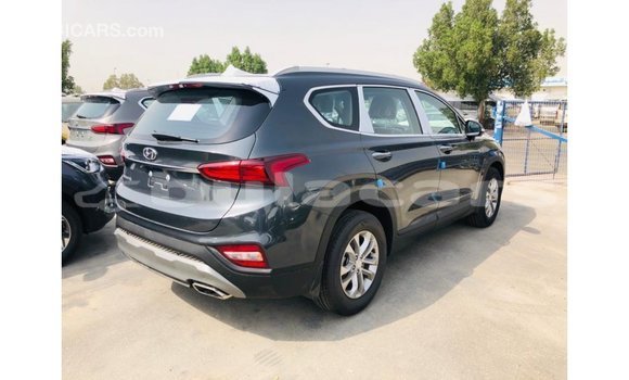 Buy Import Hyundai Santa Fe Green Car in Import - Dubai in Central Buy Import Hyundai Santa Fe Green Car in Import - Dubai in Central