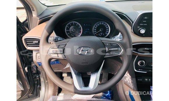 Buy Import Hyundai Santa Fe Green Car in Import - Dubai in Central Buy Import Hyundai Santa Fe Green Car in Import - Dubai in Central