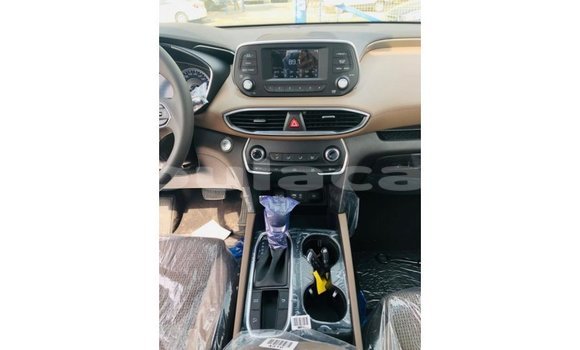 Buy Import Hyundai Santa Fe Green Car in Import - Dubai in Central Buy Import Hyundai Santa Fe Green Car in Import - Dubai in Central