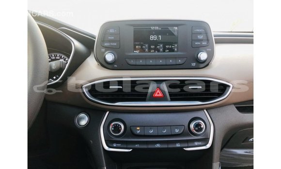 Buy Import Hyundai Santa Fe White Car in Import - Dubai in Central Buy Import Hyundai Santa Fe White Car in Import - Dubai in Central