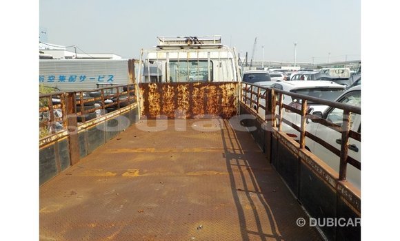 Acheter Import Voiture Isuzu Rodeo Blanc à Import - Dubai, Central Acheter Import Voiture Isuzu Rodeo Blanc à Import - Dubai, Central