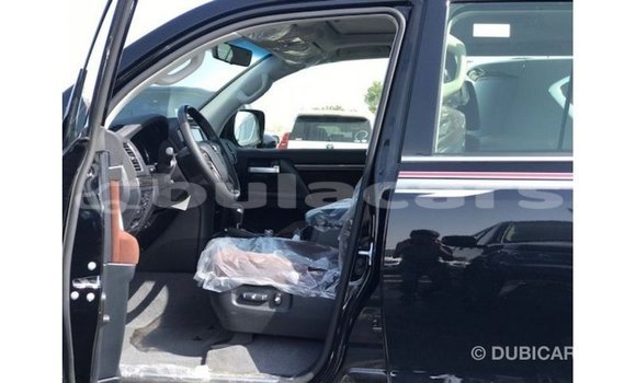 Acheter Import Voiture Toyota Land Cruiser Noir à Import - Dubai, Central Acheter Import Voiture Toyota Land Cruiser Noir à Import - Dubai, Central