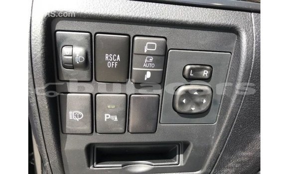 Acheter Import Voiture Toyota Land Cruiser Noir à Import - Dubai, Central Acheter Import Voiture Toyota Land Cruiser Noir à Import - Dubai, Central