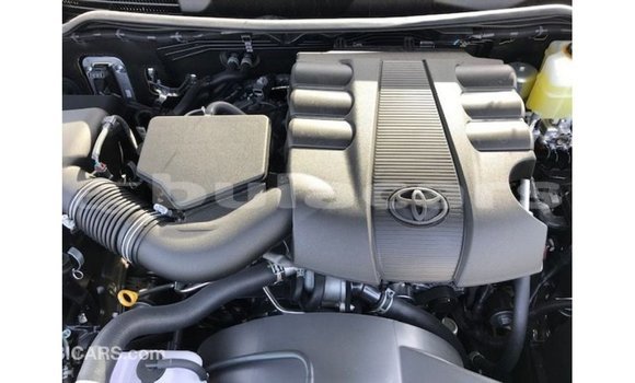 Acheter Import Voiture Toyota Land Cruiser Noir à Import - Dubai, Central Acheter Import Voiture Toyota Land Cruiser Noir à Import - Dubai, Central