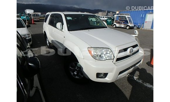 Acheter Import Voiture Toyota Hilux Blanc à Import - Dubai, Central Acheter Import Voiture Toyota Hilux Blanc à Import - Dubai, Central