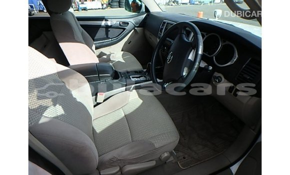 Acheter Import Voiture Toyota Hilux Blanc à Import - Dubai, Central Acheter Import Voiture Toyota Hilux Blanc à Import - Dubai, Central