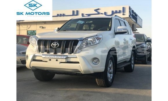 Buy Import Toyota Prado White Car in Import - Dubai in Central