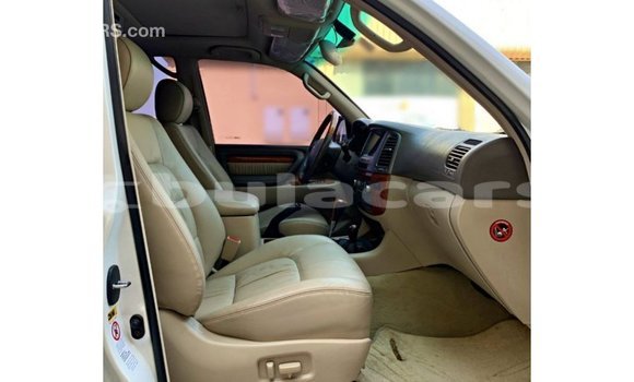 Buy Import Lexus LX White Car in Import - Dubai in Central Buy Import Lexus LX White Car in Import - Dubai in Central