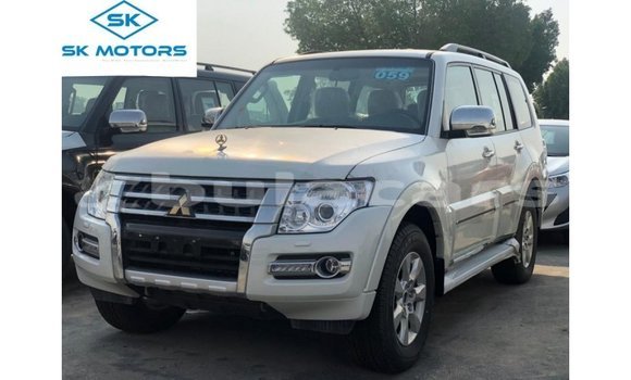 Buy Import Mitsubishi Pajero Black Car in Import - Dubai in Central