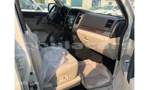 Buy Import Mitsubishi Pajero Black Car in Import - Dubai in Central Buy Import Mitsubishi Pajero Black Car in Import - Dubai in Central