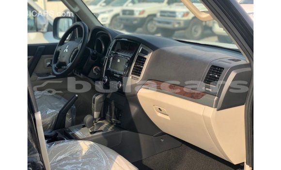 Buy Import Mitsubishi Pajero Black Car in Import - Dubai in Central Buy Import Mitsubishi Pajero Black Car in Import - Dubai in Central