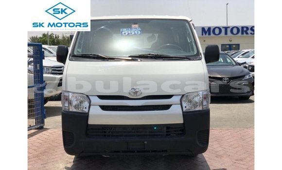 Acheter Import Voiture Toyota Hiace Blanc à Import - Dubai, Central