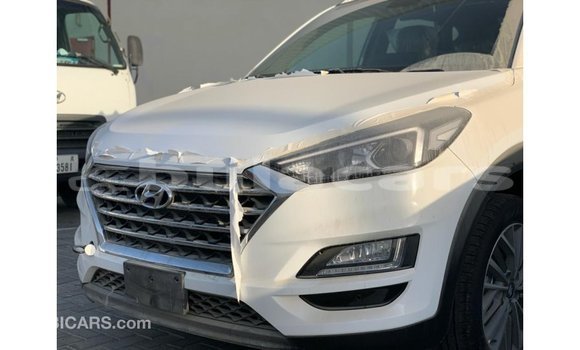 Buy Import Hyundai Tucson White Car in Import - Dubai in Central Buy Import Hyundai Tucson White Car in Import - Dubai in Central